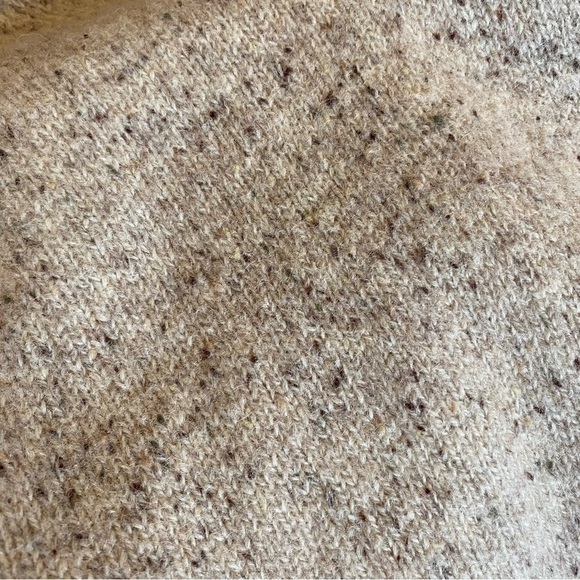 American eagle sweater. Size small - Picture 3 of 5